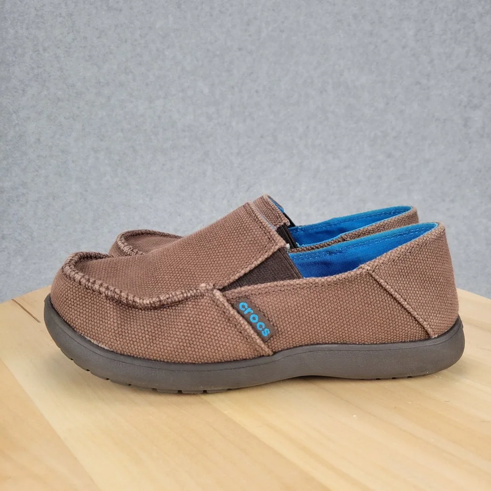 Crocs Santa Cruz Kids Brown Canvas Slip On Loafers Shoes 15576 Size J2‎